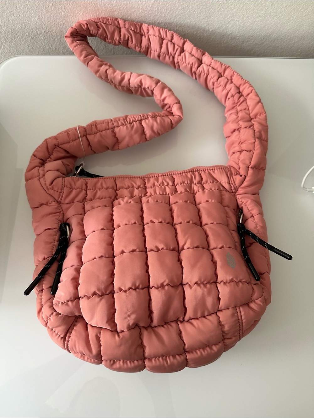Free People Movement Carryall pink quilted bag. New, without tag. - Picture 12 of 15